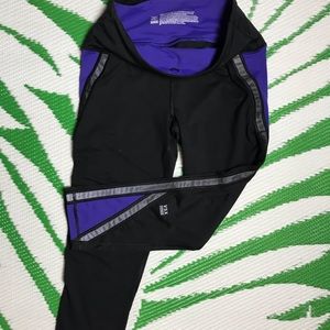 SOLD - Victoria’s Secret sport leggings
